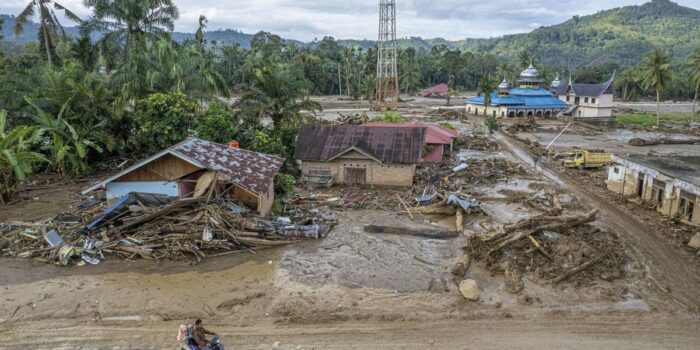Berita 5 Kali Banjir Bandang Terjang Desa Maninjau Agam Sumbar
