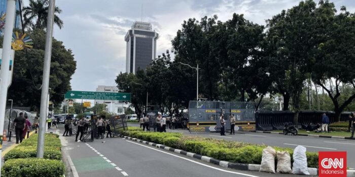 Berita Demo Buruh Bubar, Jalan Medan Merdeka Selatan Kembali Dibuka