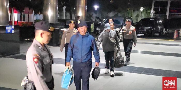 Berita Wali Kota Madiun Maidi Tiba di KPK Usai Terjaring OTT