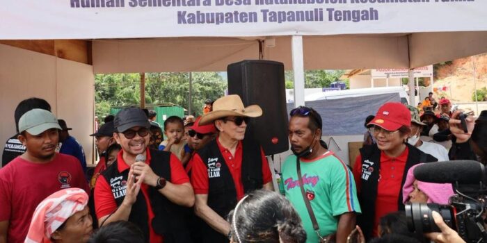 Berita PDIP Gelar Natal Bersama Korban Bencana Sumut, Siapkan 50 Unit Huntara