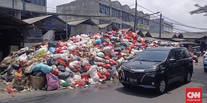 Berita 200 Ton Sampah Asal Tangsel Dibuang ke Cileungsi