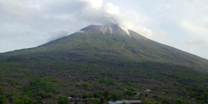 Berita Status Gunung Ile Lewotolok di NTT Naik Jadi Siaga