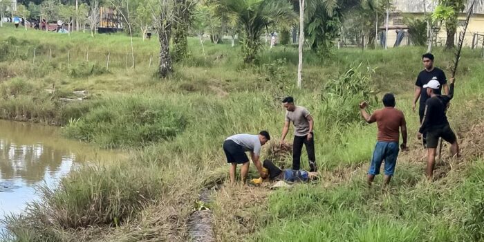 Berita Emak-emak Diterkam Buaya 3 Meter Berhasil Diselamatkan Polisi