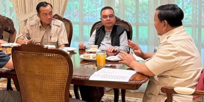 Berita Prabowo Panggil Dasco hingga Teddy Bahas Rehabilitasi Sumatra