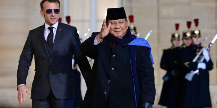 Berita Prabowo Dijamu Macron di Istana Elysee, Disambut Pasukan Kehormatan
