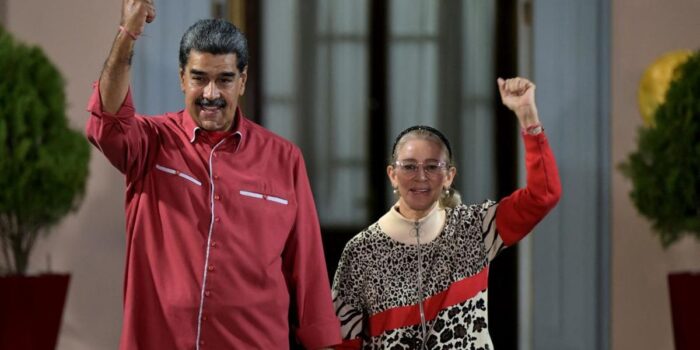 Berita Maduro dan Istri Diseret dari Kamar Tidur Saat Ditangkap AS