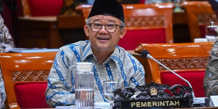 Berita Mendikdasmen Tegaskan AI Tak Akan Gantikan Peran Guru