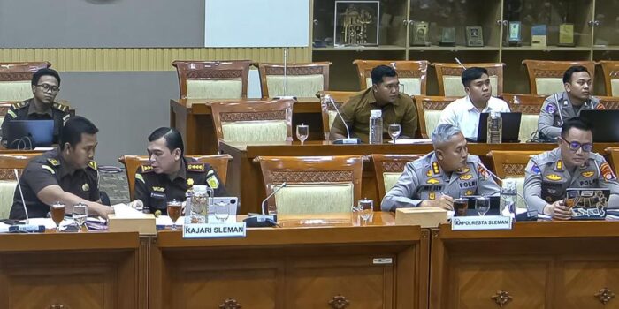 Berita Kejaksaan Sleman Akan Setop Kasus Hogi Suami Bela Istri dari Jambret Berita Kejaksaan Sleman Akan Setop Kasus Hogi Suami Bela Istri dari Jambret