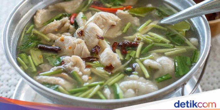 Pahami- 3 Resep Sup Kuah Asam yang Ampuh Bikin Badan Hangat