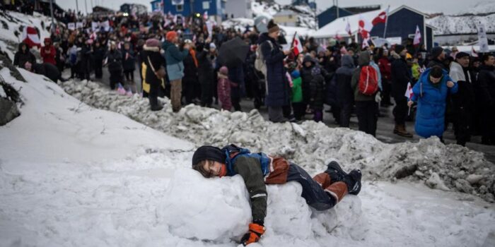 Berita Ribuan Warga Demo Tolak AS Ambil Alih Greenland