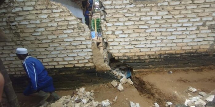 Berita Tanah Bergerak di Pamekasan Meluas, Rumah Warga Rusak Hingga Terbelah