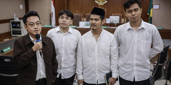 Berita Kasus Penghasutan Demo, Hakim Keluarkan Khariq Anhar dari Tahanan