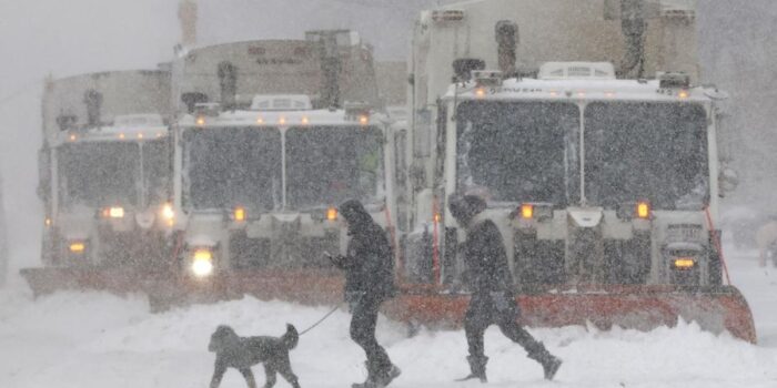 Berita Korban Tewas Tembus 30 Orang Imbas Badai Salju di AS