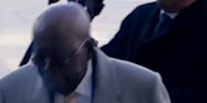 Berita Momen Presiden Nigeria Terpeleset hingga Jatuh saat Temu Erdogan