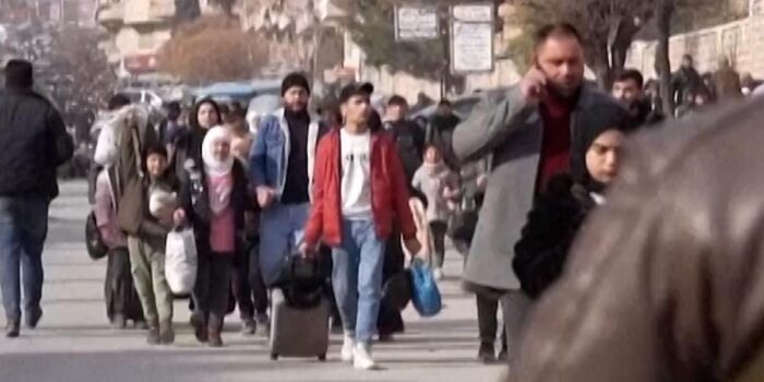 Berita 10 Ribu Warga Aleppo Mengungsi Imbas Bentrok Pasukan Suriah-Kurdi SDF