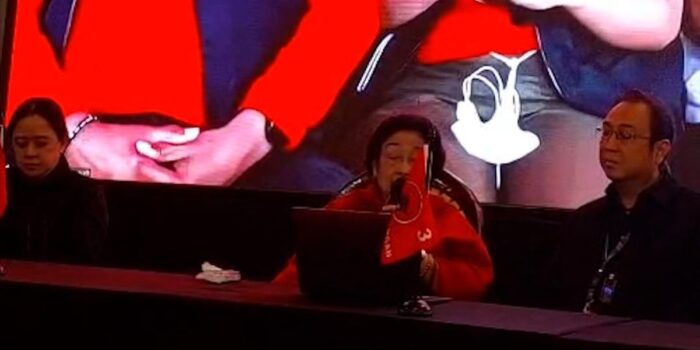 Berita Momen Megawati Video Call Tim Bantuan Bencana PDIP di Sumatra Berita Momen Megawati Video Call Tim Bantuan Bencana PDIP di Sumatra