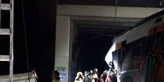 Berita Momen Evakuasi Kecelakaan Kereta di Spanyol, 1 Tewas dan 37 Luka-Luka Berita Momen Evakuasi Kecelakaan Kereta di Spanyol, 1 Tewas dan 37 Luka-Luka