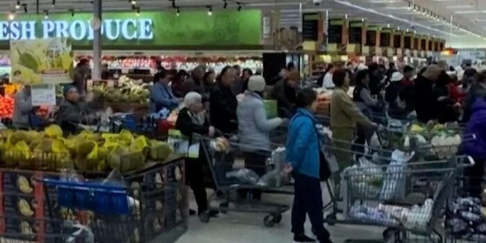 Berita Suhu Dingin Ekstrem Ancam AS, Warga Borong Persediaan di Supermarket