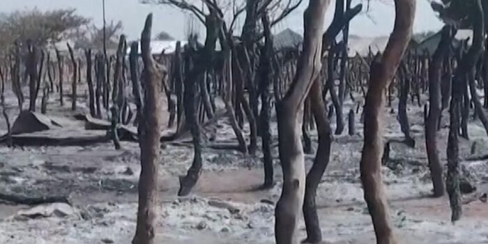 Berita Kelompok Bersenjata Serang Pasar di Nigeria, 30 Orang Tewas