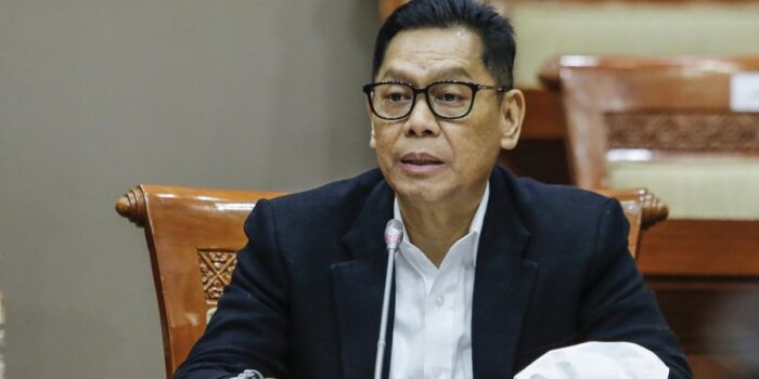 Berita Fit and Proper Test Calon Hakim MK Adies Kadir Digelar Hanya 20 Menit