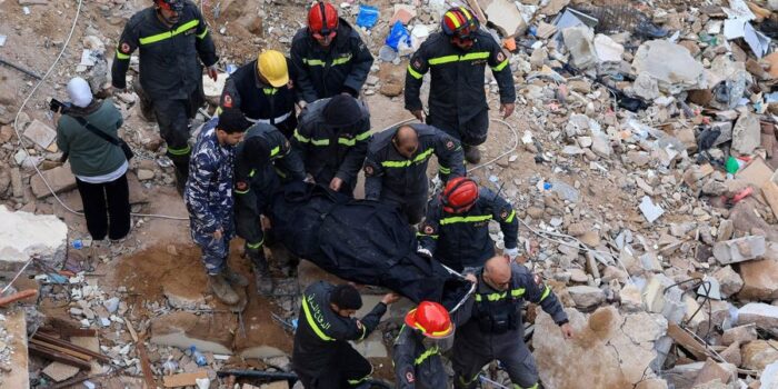 Berita 2 Bangunan Hunian Runtuh di Tripoli Lebanon, 15 Orang Tewas