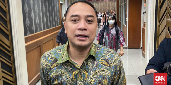 Berita Walkot Eri Dukung Pengusutan Dugaan Korupsi Kebun Binatang Surabaya