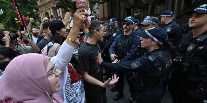 Berita Polisi Australia Dikecam Keras usai Bubarkan Salat Berjemaah di Sydney