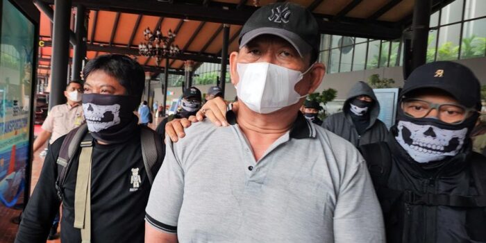 Berita Bendahara Bandar Narkoba Koh Erwin Ikut Ditangkap di Lombok Berita Bendahara Bandar Narkoba Koh Erwin Ikut Ditangkap di Lombok