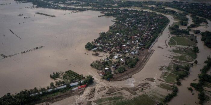 Berita Perjalanan KA Terganggu Akibat Banjir di Grobogan
