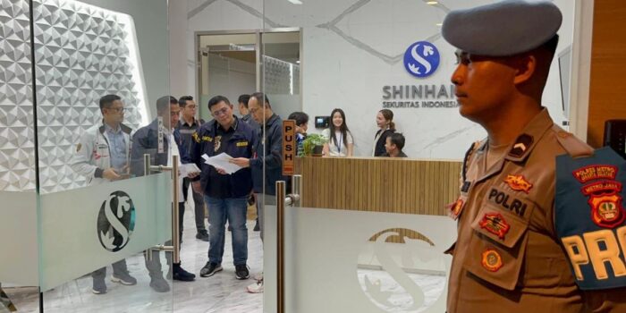 Berita Bareskrim Geledah Sekuritas Shinhan di Kasus Dugaan Saham ‘Gorengan’ Berita Bareskrim Geledah Sekuritas Shinhan di Kasus Dugaan Saham ‘Gorengan’