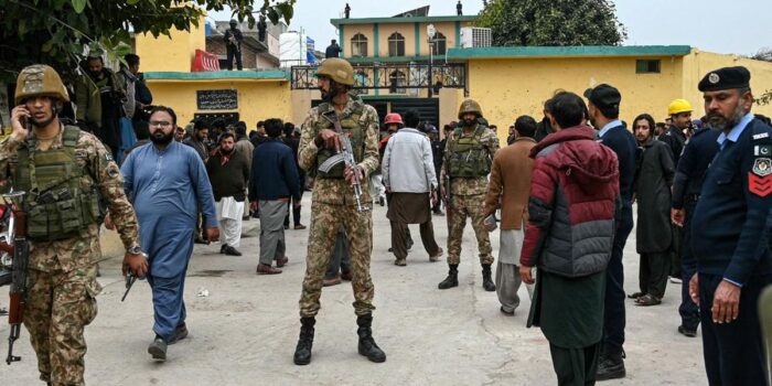 Berita ISIS Klaim Dalangi Bom Bunuh Diri di Masjid Pakistan