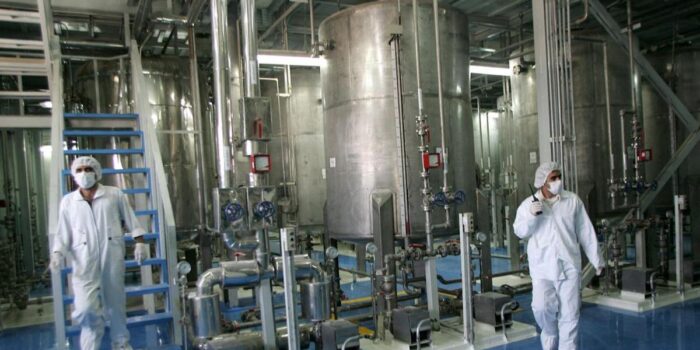 Berita Iran Setuju Pangkas Pengayaan Uranium jika AS Lakukan Ini