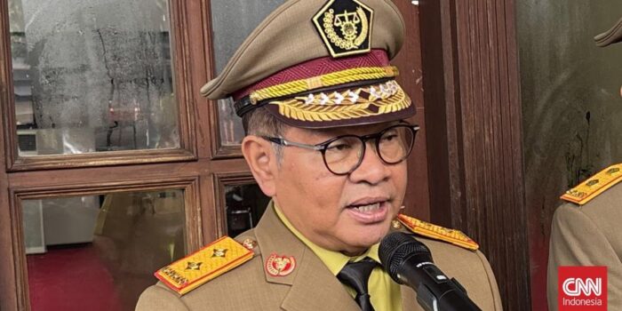 Berita Pramono Larang Sahur on The Road-Sweeping Warung saat Ramadan