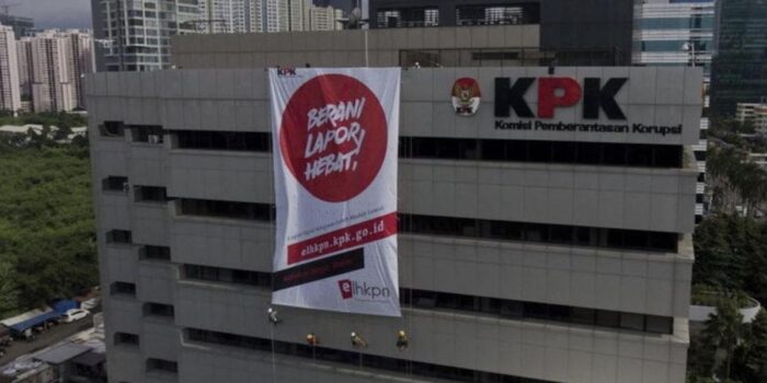 Berita Kapolres Tangsel Laporkan Gratifikasi iPhone 17 Pro Max ke KPK