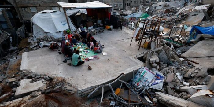 Berita Keteguhan Warga Gaza Jaga Tradisi Ramadan di Tengah Reruntuhan