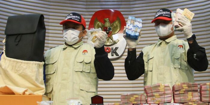 Berita Pegawai Bea Cukai Sewa Safe House Khusus untuk Simpan Uang dan Emas