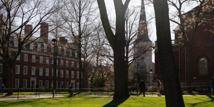 Berita Trump Tuntut Harvard Bayar Ganti Rugi Rp16,7 T Berita Trump Tuntut Harvard Bayar Ganti Rugi Rp16,7 T