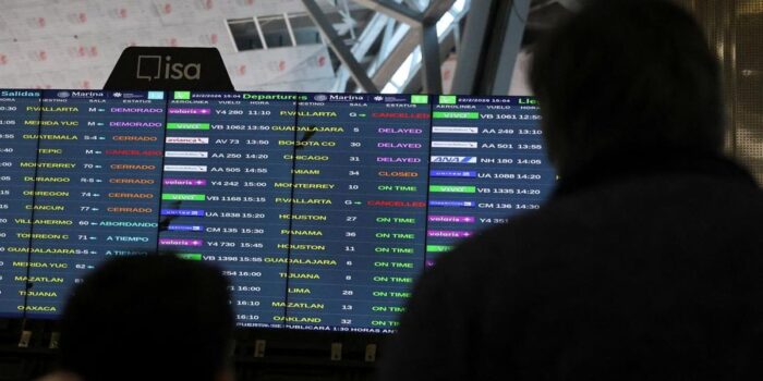 Berita Bos Kartel Tewas, Penumpang Panik Terjebak di Bandara Meksiko