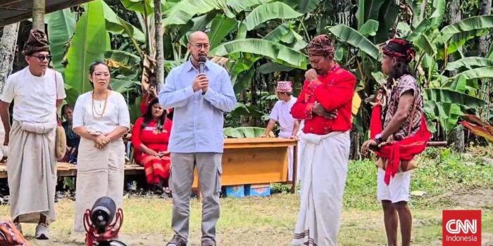 Berita Komika Pandji Disanksi Adat Setor 1 Babi 5 Ayam Imbas Candaan Toraja