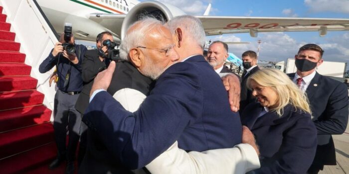 Berita Modi-Netanyahu Mesra Sampai Pelukan, Kenapa India Lengket ke Israel?