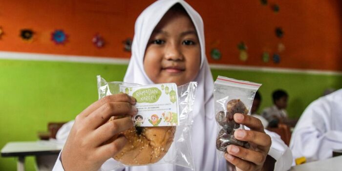 Berita Penyaluran MBG saat Ramadan, dari Ayam Ungkep hingga Kurma