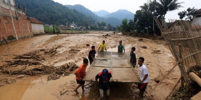 Berita Puluhan KK Terdampak, Rumah Warga Rusak