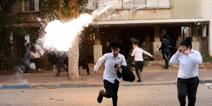 Berita Protes Penolakan Rekrutmen Militer Israel Memanas