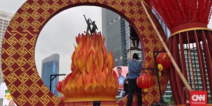 Berita Pernak-Pernik Imlek ‘Merahkan’ Bundaran HI