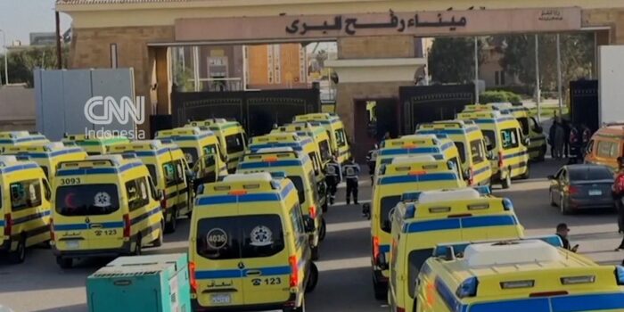 Berita Israel Buka Perbatasan Rafah, Truk Bantuan-Ambulans Antre Masuk Gaza