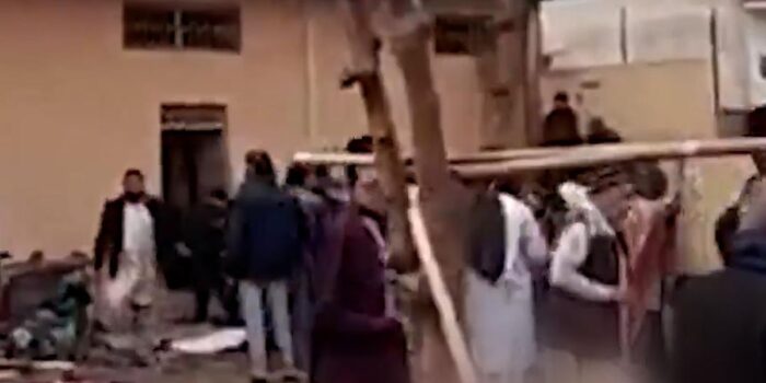 Berita Detik-detik setelah Ledakan Bom Bunuh Diri di Masjid Pakistan