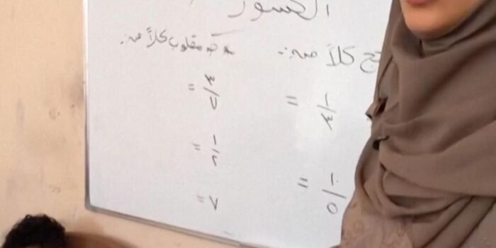 Berita Guru Gaza Buka Sekolah Gratis untuk Anak Pengungsi Palestina di Mesir