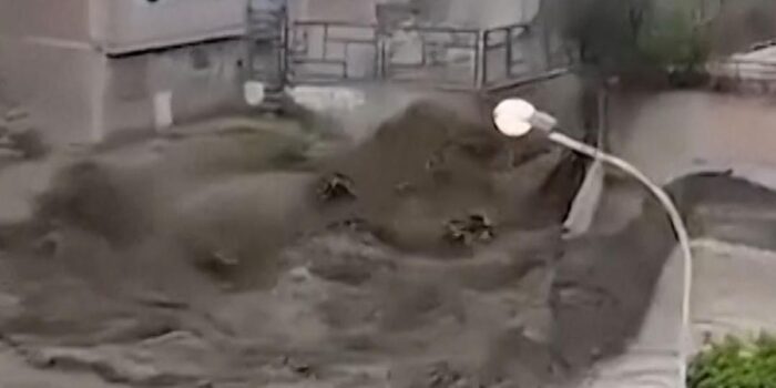 Berita Banjir Bandang Terjang Wilayah Arequipa di Peru