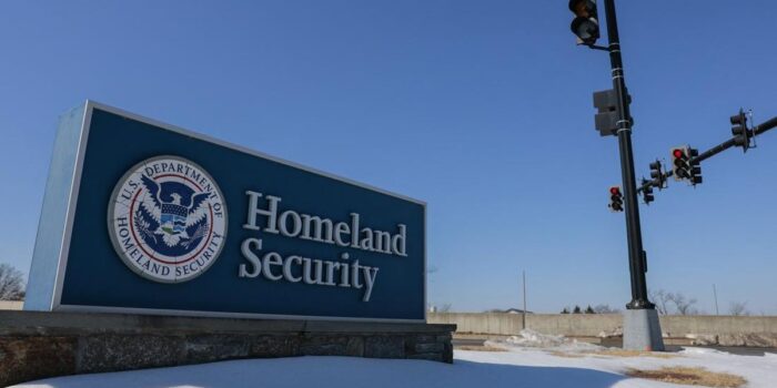 Berita Departemen Keamanan Dalam Negeri AS Shutdown Buntut Chaos Operasi ICE