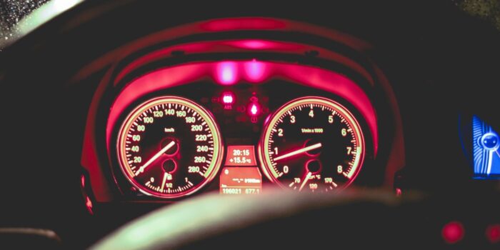 Berita Viral Konvoi Mobil Aksi Zig-zag di Tol Becakayu, Polisi Turun Tangan